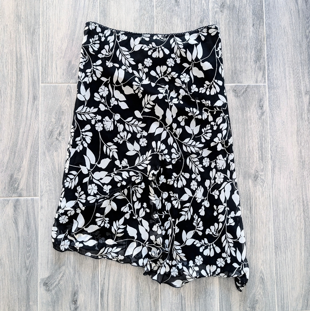 Vintage Y2K My Michelle Floral Black and White Asymmetrical Boho Midi Skirt